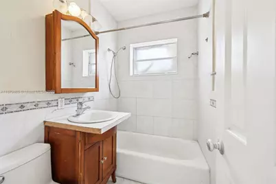 1121 SW 36th Ave, Miami, FL 33135 - Photo 16