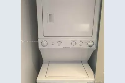 111 E Flagler St #1003, Miami, FL 33131 - Photo 8