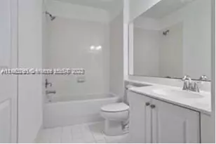 3600 Oaks Clubhouse Dr, Pompano Beach, FL 33069 - Photo 22