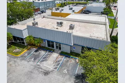 1813 NE 163rd St, North Miami Beach, FL 33162 - Photo 2