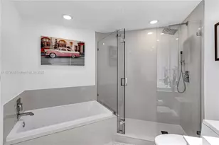 45 SW 9th St, Miami, FL 33130 - Photo 24