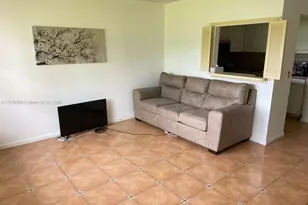 8 Fanshaw A, Boca Raton, FL 33434 - Photo 1