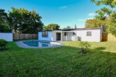 413 SW 22nd Ter, Fort Lauderdale, FL 33312 - Photo 2