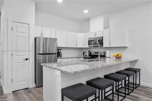 4417 28th St SW, Lehigh Acres, FL 33973 - Photo 4