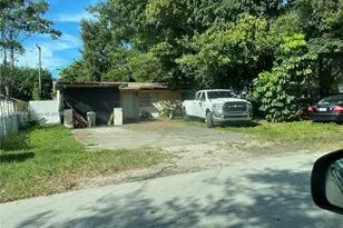 2755 NE 207th St, Aventura, FL 33180 - Photo 2