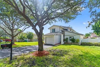 10560 La Placida Dr, Coral Springs, FL 33065 - Photo 2