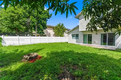 10560 La Placida Dr, Coral Springs, FL 33065 - Photo 22