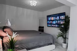 312 NE 108th St, Miami, FL 33161 - Photo 10