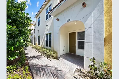 1732 NW 124th Pl, Pembroke Pines, FL 33028 - Photo 2