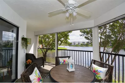 7632 Fairfax Dr #7632, Tamarac, FL 33321 - Photo 26