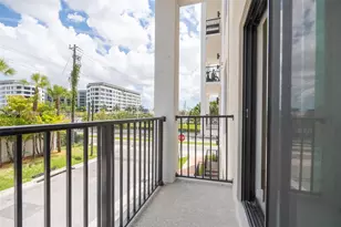 8001 NW 41st St, Doral, FL 33166 - Photo 2