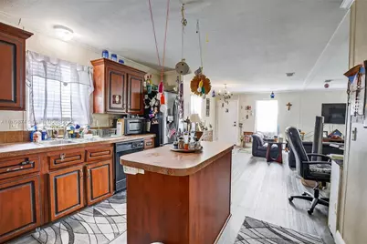 21651 NW 3rd St, Pembroke Pines, FL 33029 - Photo 8