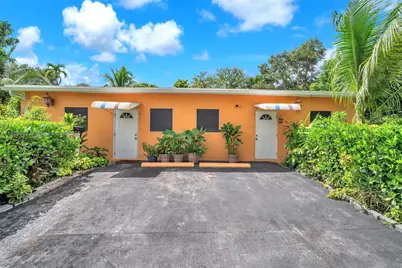 460 NE 132nd St, North Miami, FL 33161 - Photo 1