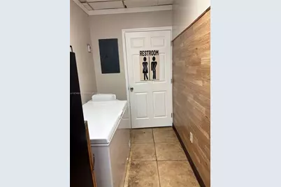 1095 W 29th St, Hialeah, FL 33012 - Photo 14