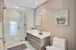 121 NE 34th St, Miami, FL 33137 - Photo 14