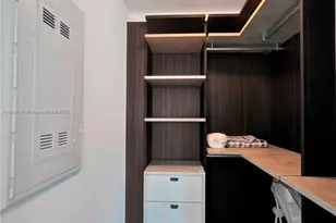 121 NE 34th St, Miami, FL 33137 - Photo 12