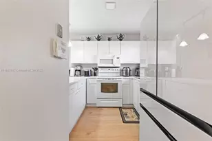 6235 Kendale Lakes Circle, Miami, FL 33183 - Photo 4