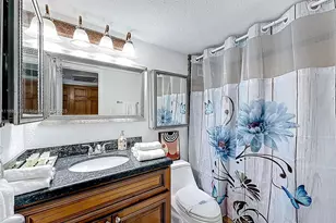 19201 Collins Ave, Sunny Isles Beach, FL 33160 - Photo 20