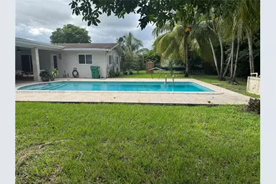 18565 SW 295th Ter, Homestead, FL 33030 - Photo 4
