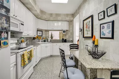 888 Brickell Key Dr #1807, Miami, FL 33131 - Photo 12
