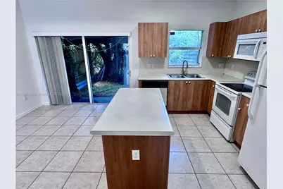 1631 SE 30th St #1631, Homestead, FL 33035 - Photo 4