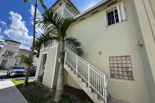 2641 NE 4th St, Homestead, FL 33033 - Photo 2