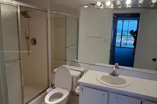 900 NE 195th St, Miami, FL 33179 - Photo 12