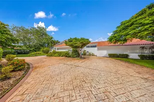 10204 SW 96th Ct, Miami, FL 33176 - Photo 4
