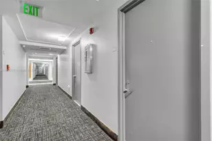 41 SE 5th St, Miami, FL 33131 - Photo 16