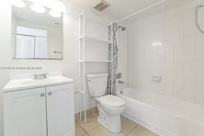 7601 E Treasure Dr #1020, North Bay Village, FL 33141 - Photo 8