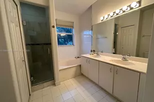 10812 NW 51st Ln, Doral, FL 33172 - Photo 12