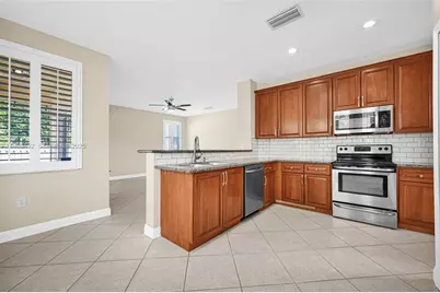 2784 SW 129th Ter, Miramar, FL 33027 - Photo 14