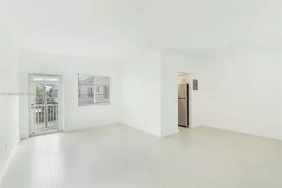 6930 Rue Versailles #24, Miami Beach, FL 33141 - Photo 4