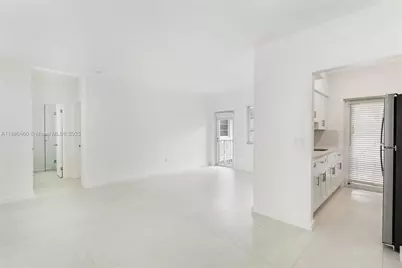 6930 Rue Versailles #24, Miami Beach, FL 33141 - Photo 2