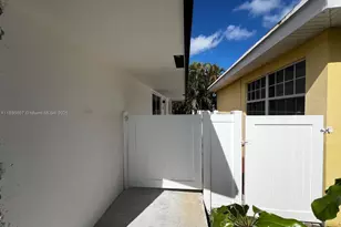 222 SW 8th St, Dania Beach, FL 33004 - Photo 8