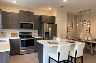 2423 SE 11th St, Homestead, FL 33035 - Photo 2