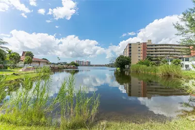 18706 NE 18th Ave #206, Miami, FL 33179 - Photo 6