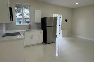 559 NW 2nd St, Florida City, FL 33034 - Photo 2