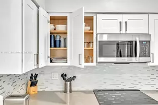 1577 NE 48th Ct, Oakland Park, FL 33334 - Photo 18