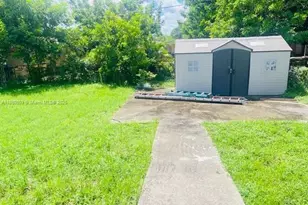 1732 NW 18th St, Fort Lauderdale, FL 33311 - Photo 10