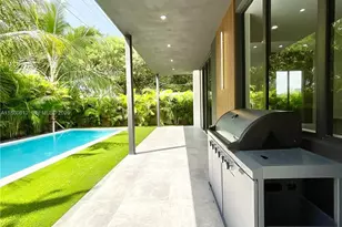 536 NW 48th St, Miami, FL 33127 - Photo 30