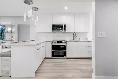 100 Lincoln Rd #323, Miami Beach, FL 33139 - Photo 8