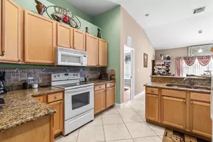 566 SW Halifax Ave, Port Saint Lucie, FL 34953 - Photo 4