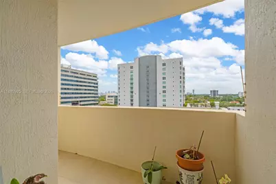 3232 SW 22nd Ter #801, Miami, FL 33145 - Photo 16