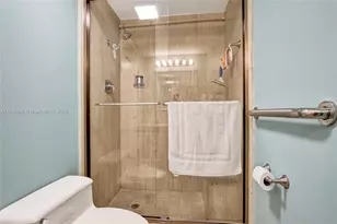 1201 S Ocean Dr, Hollywood, FL 33019 - Photo 32