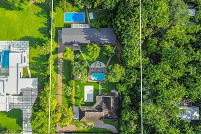 11461 SW 93rd St, Miami, FL 33176 - Photo 2