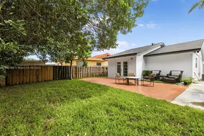 6020 W 22nd Lane, Hialeah, FL 33016 - Photo 16