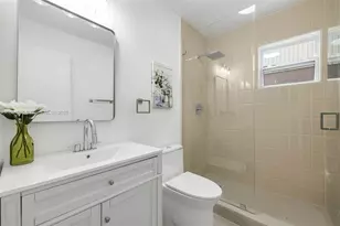 6020 W 22nd Ln, Hialeah, FL 33016 - Photo 8