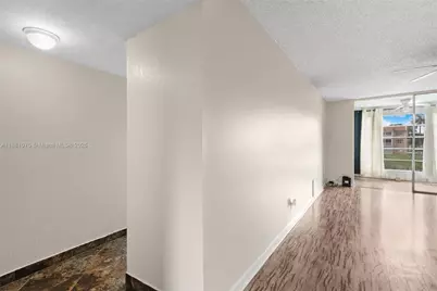 9620 Sunrise Lakes Blvd #205, Sunrise, FL 33322 - Photo 18