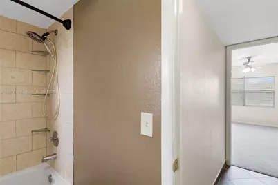 9620 Sunrise Lakes Blvd #205, Sunrise, FL 33322 - Photo 22